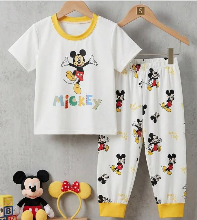Mickey con pantalón en la vitrina de Percha & Paca