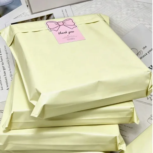 Bolsas de envío amarillo pálido