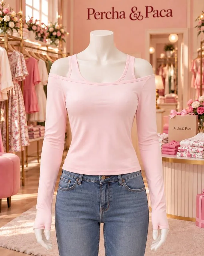 Polo rosa de hombros descubiertos en la vitrina de Percha & Paca