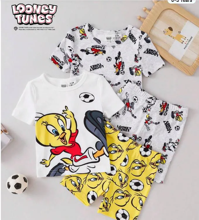 Looney Tunes de fútbol en la vitrina de Percha & Paca