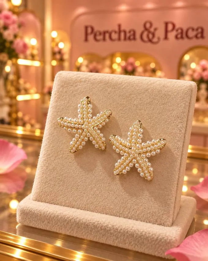 Aretes estrella de mar en la vitrina de Percha & Paca