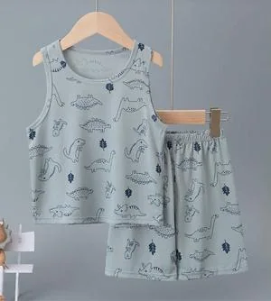 Foto original de Bividí y short de dinosaurios