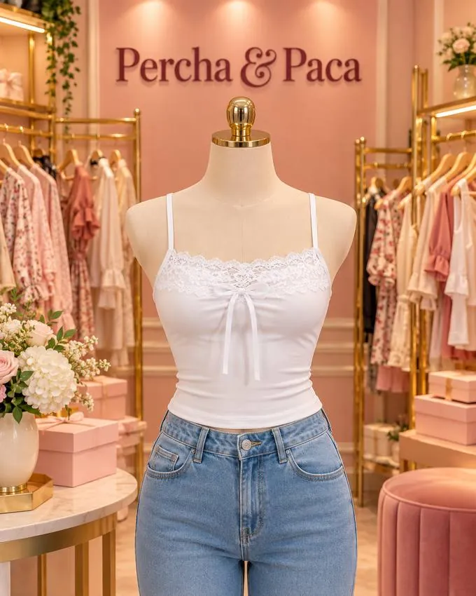 Tiritas blanco con lazo en la vitrina de Percha & Paca