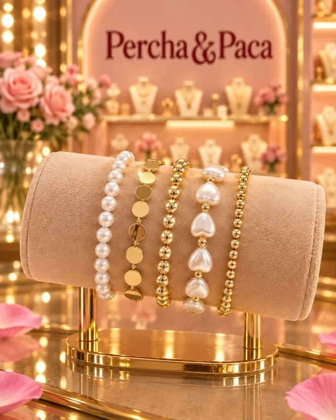Set 5 pulseras de perla en la vitrina de Percha & Paca